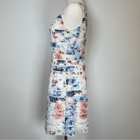 Ann Taylor Petite Fit And Flare Sleeveless Dress Floral Women’s Size 2 Petite - Picture 3 of 9